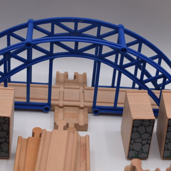 Lot of over 45 TRACK LOT Curves Ramps Straights Ascending Wooden Railway… - Picture 3 of 13
